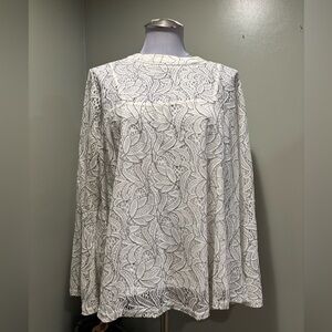 Ultra Pink Woman’s Black And White Blouse.  Size XL.  Nylon Blend